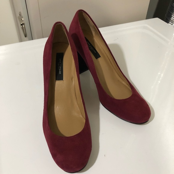 Ann Taylor Shoes - 🛑CLEARANCE 🛑Ann Taylor Suede Heels 👠